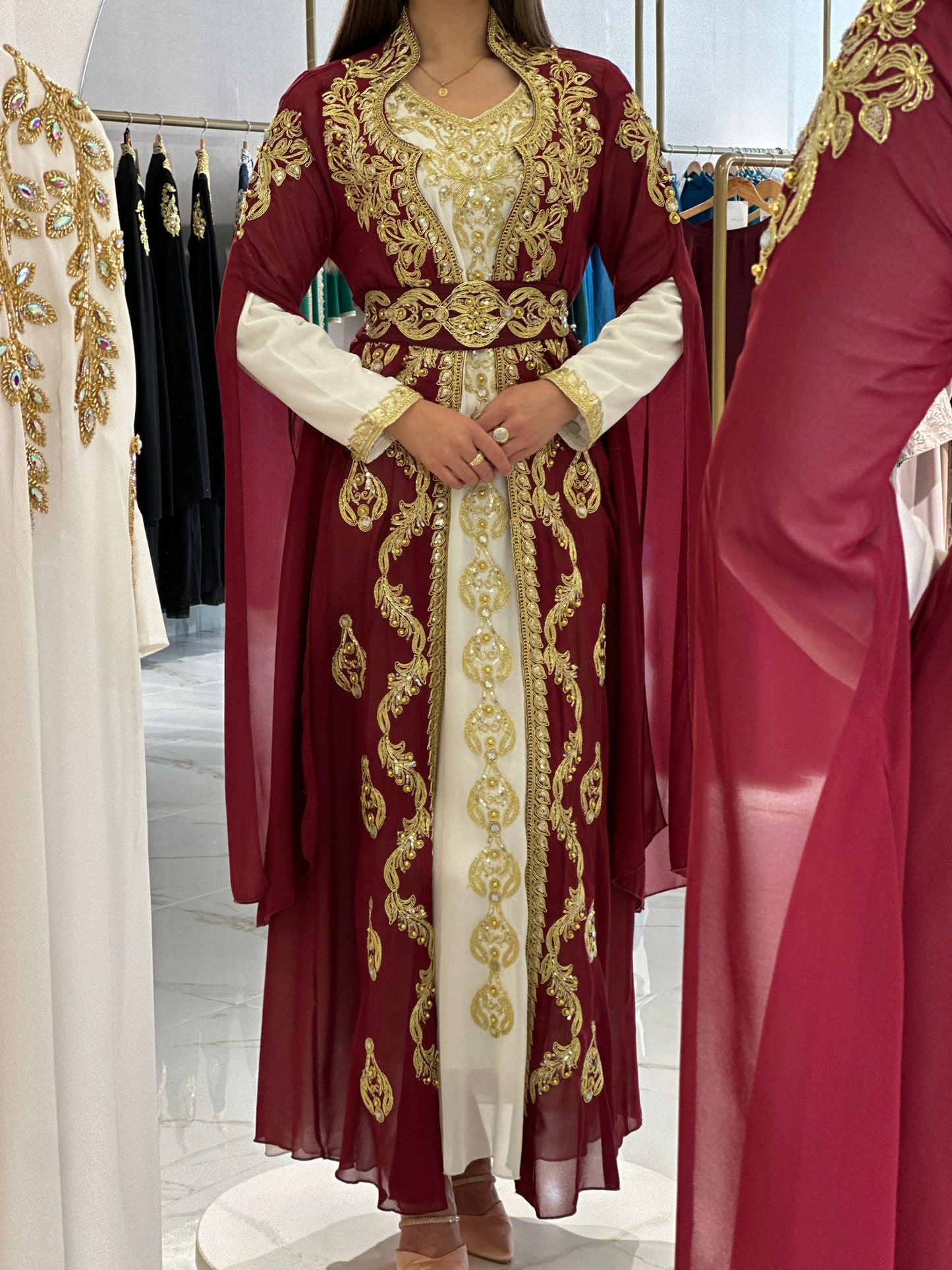Bordo Kaftan sa Zlatnim Vezom