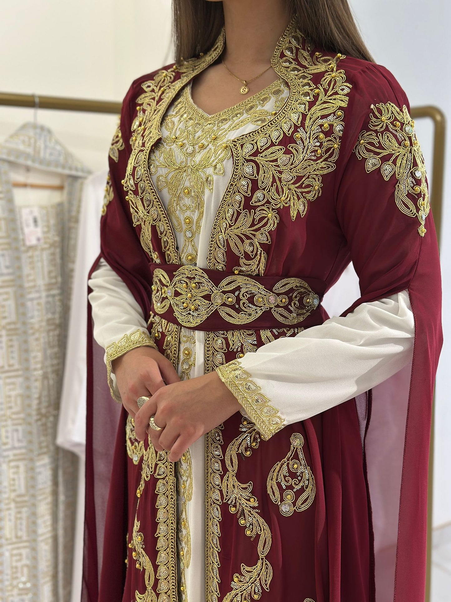 Bordo Kaftan sa Zlatnim Vezom