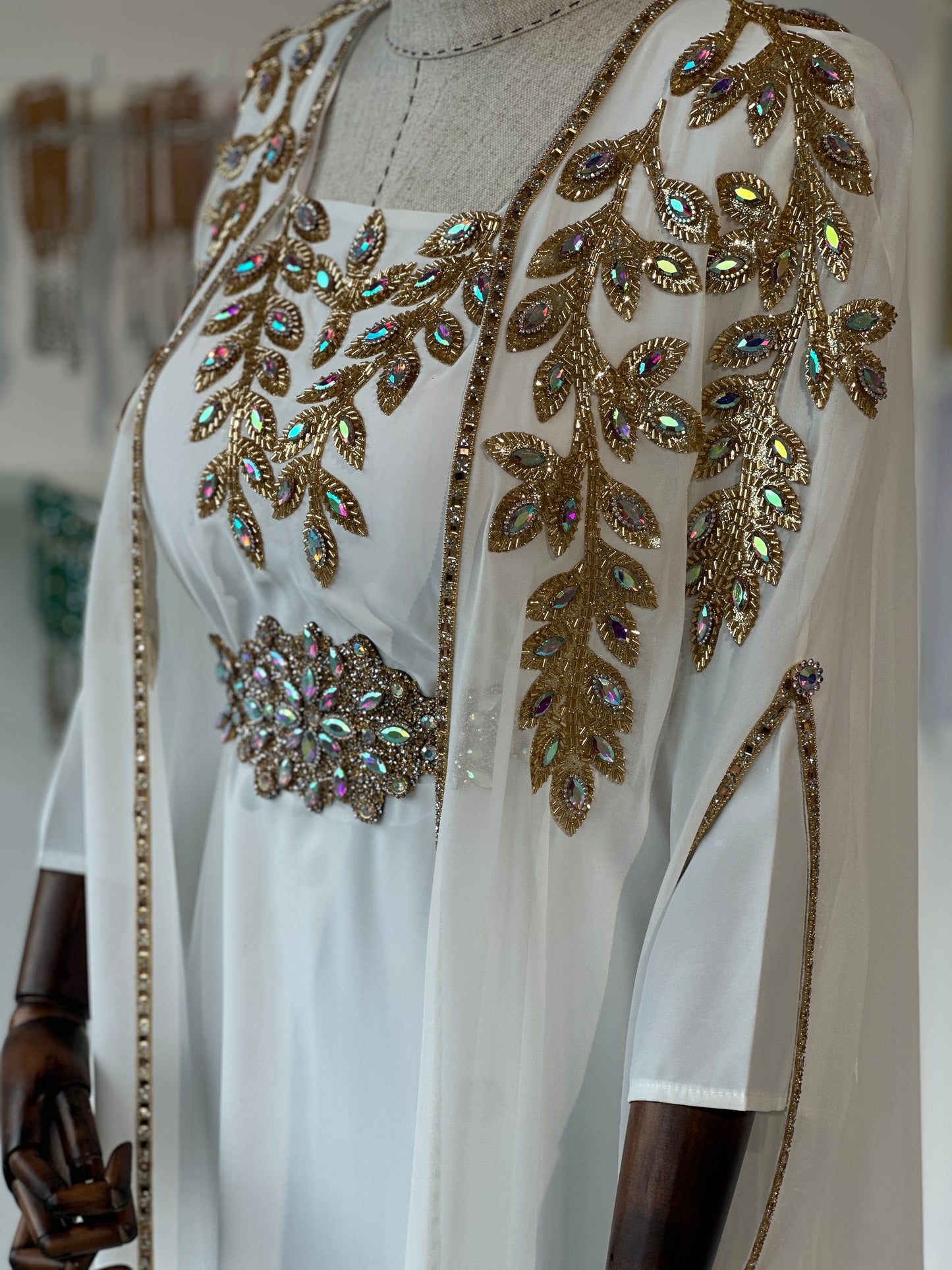 Kaftan white gold