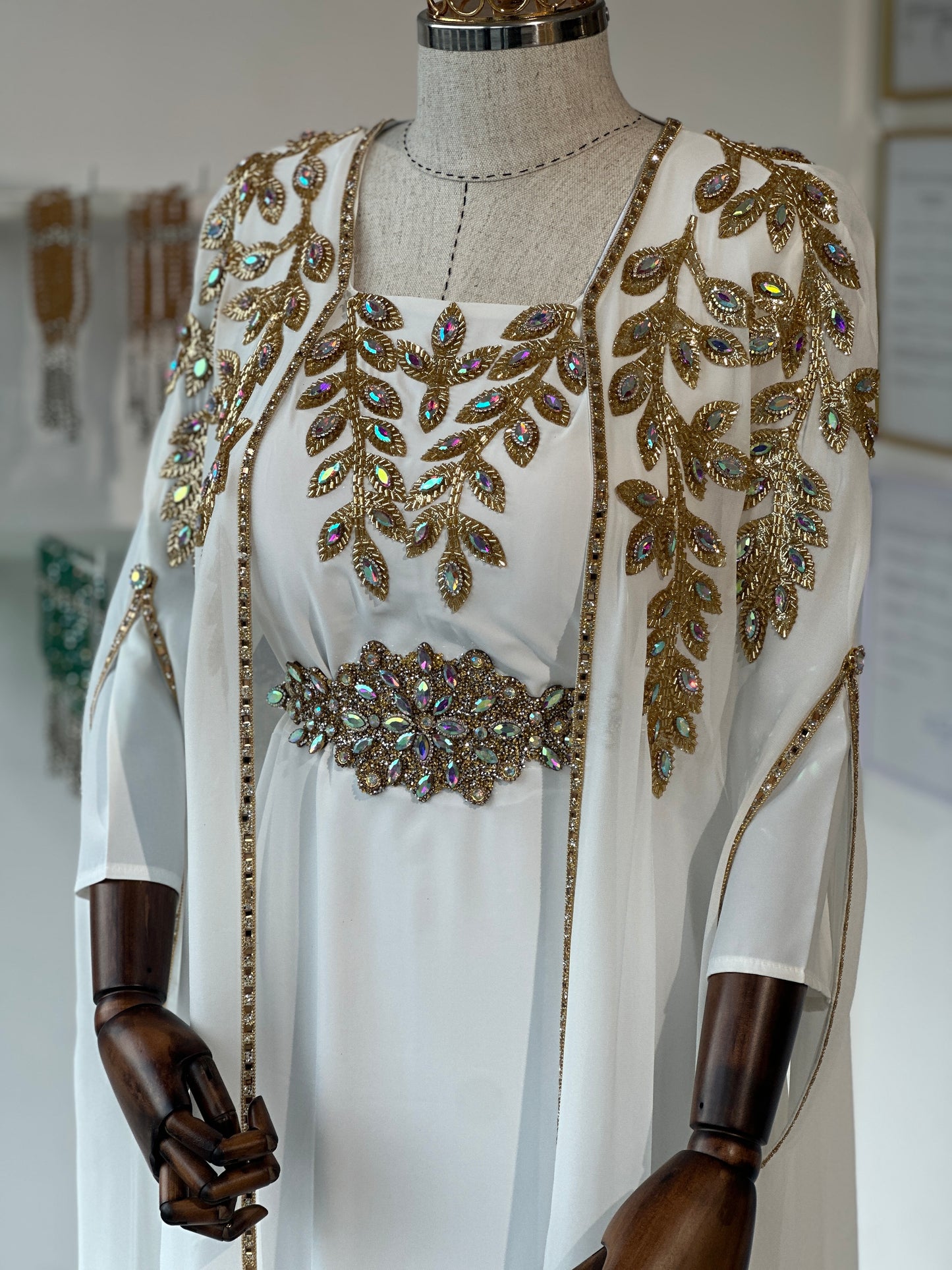 Kaftan white gold